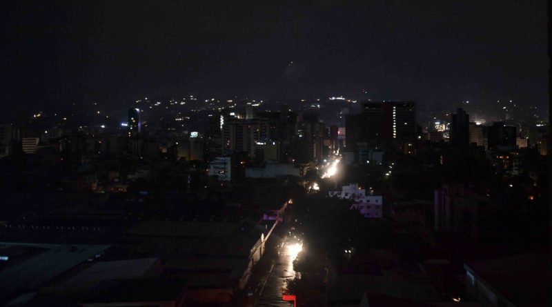 Zulianos se quedan sin luz tras falla eléctrica en subestaciones
