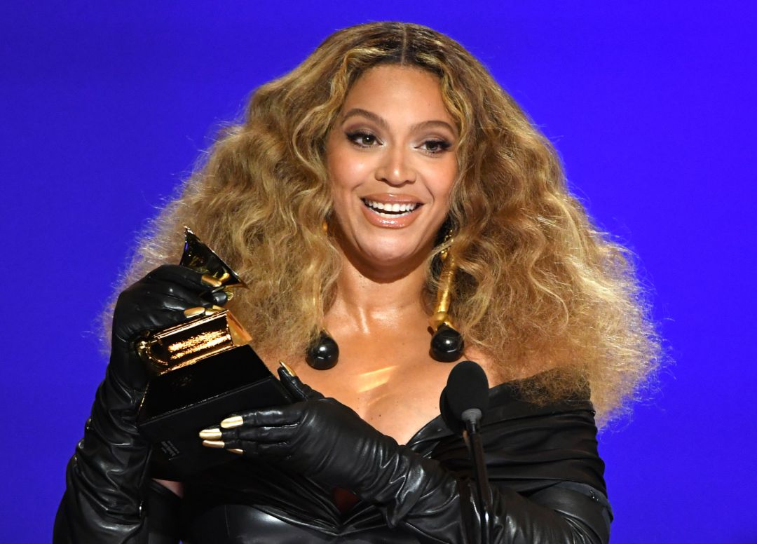 Beyoncé se convierte en la artista con más Grammys de la historia | Diario 2001