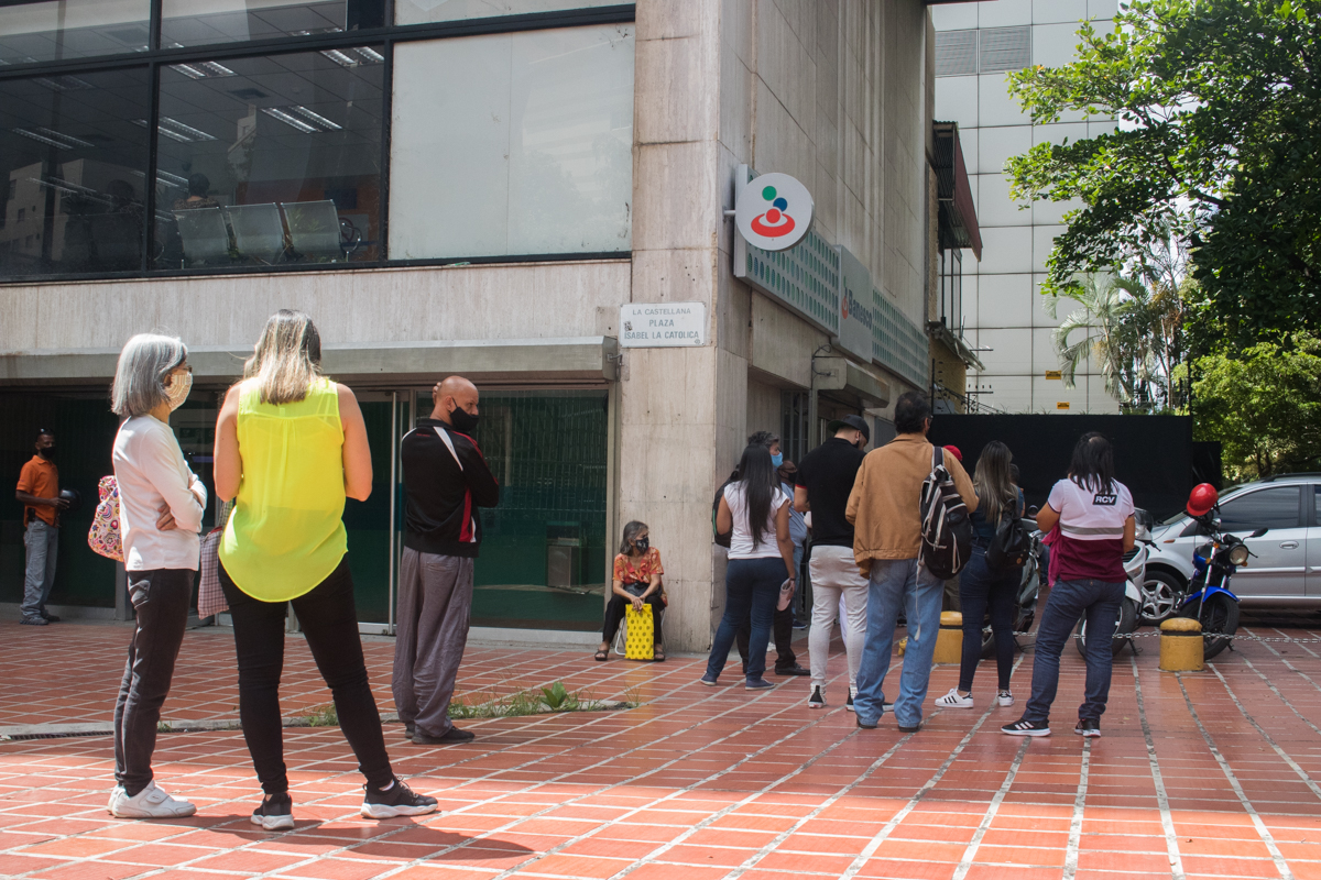 Las agencias ceden ante auge de la banca online en Venezuela