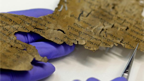 Israel revela fragmentos de un manuscrito bíblico de 2.000 años