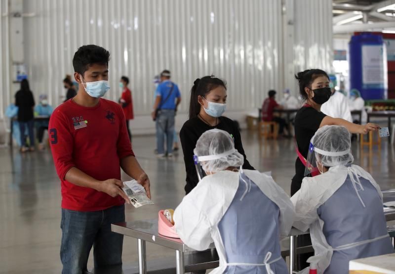 Tailandia pospone la vacunación con AstraZeneca tras dudas