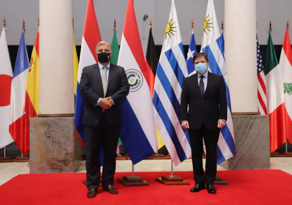 Paraguay y Uruguay defienden un Mercosur integrado