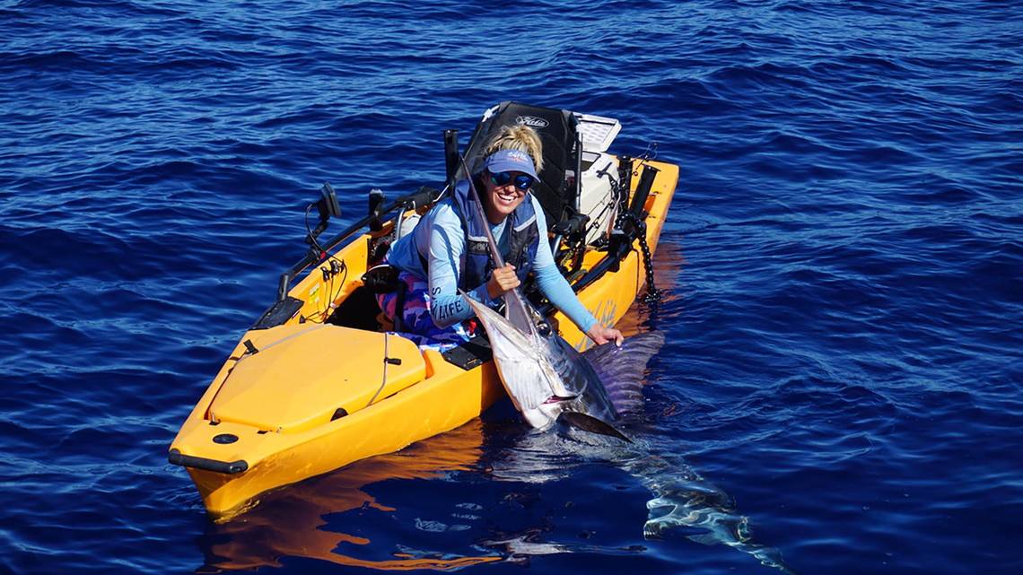 Mujer de Florida atrapa un pez espada de 200 libras | Diario 2001