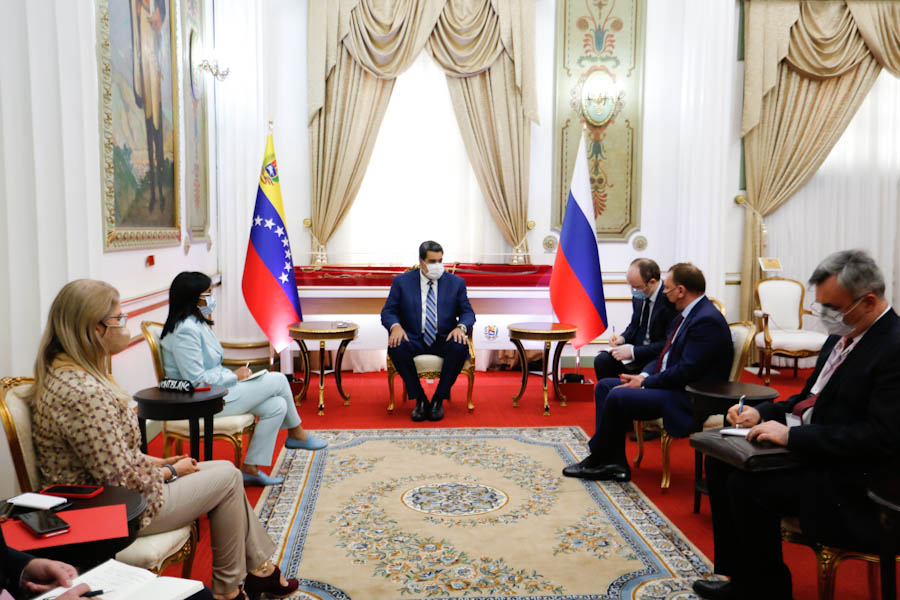 Venezuela firma 12 acuerdos de cooperación con Rusia