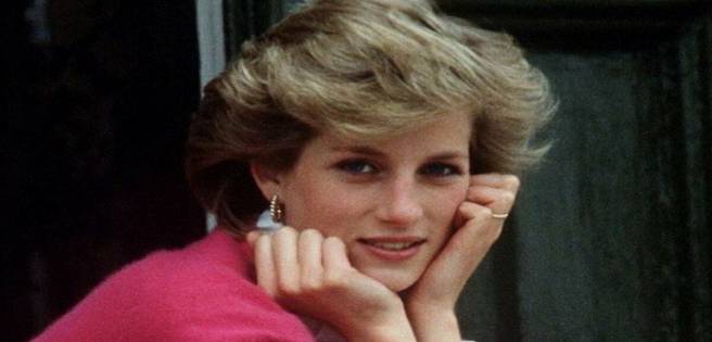 El espectro de Lady Di reaparece entre los muros de Buckingham