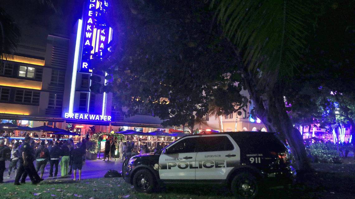 Miami Beach impone un toque de queda "con efecto inmediato"