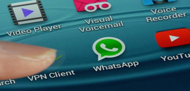 Descubren a profesor tras vender respuestas de examen por WhatsApp