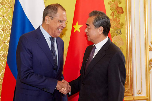China y Rusia realizan demostración de unidad ante sanciones en