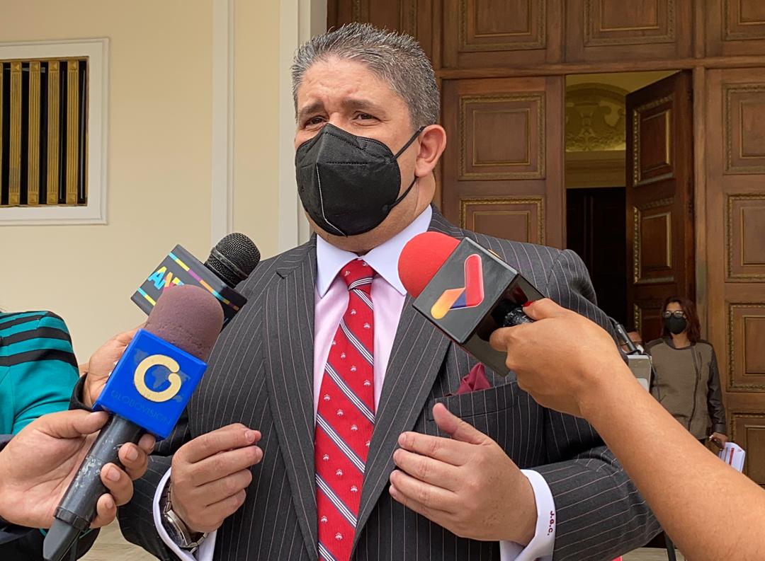 Diputado Correa pide frenar maltratos a venezolanos en Colombia