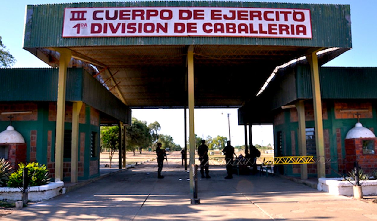 Paraguay abre cuarteles militares para pacientes ante desborde hospitales