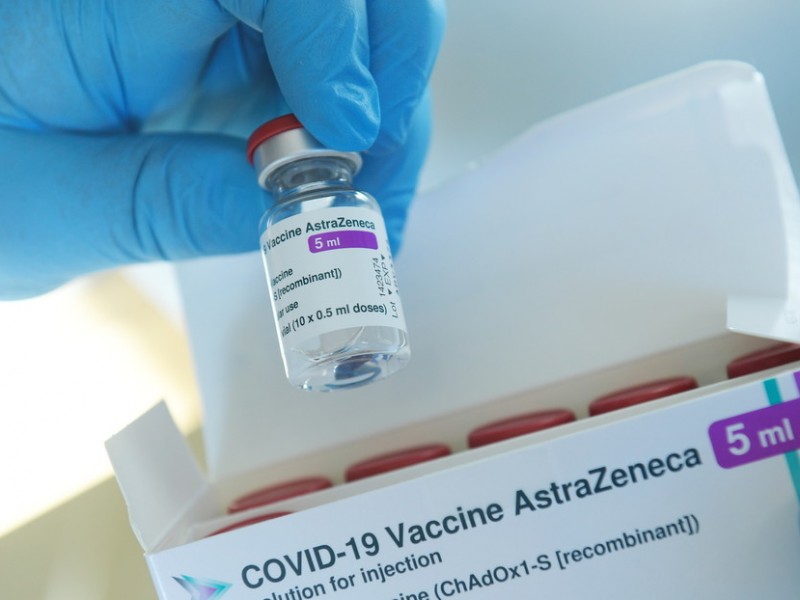 EMA sobre vacuna de AstraZeneca: "Los beneficios siguen siendo