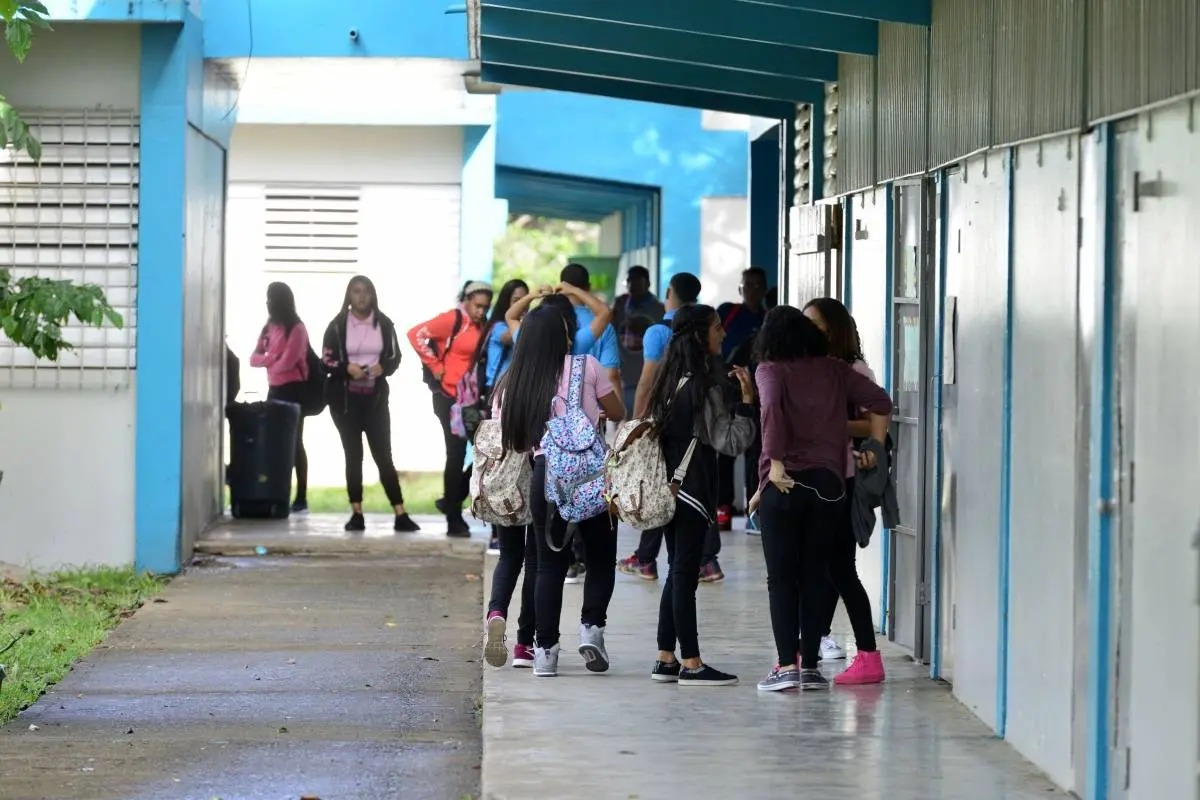 Puerto Rico | Los estudiantes vuelven a las escuelas un año después