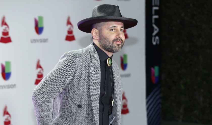 El ex Calle 13 Eduardo Cabra firma con la división latina de Warner Music