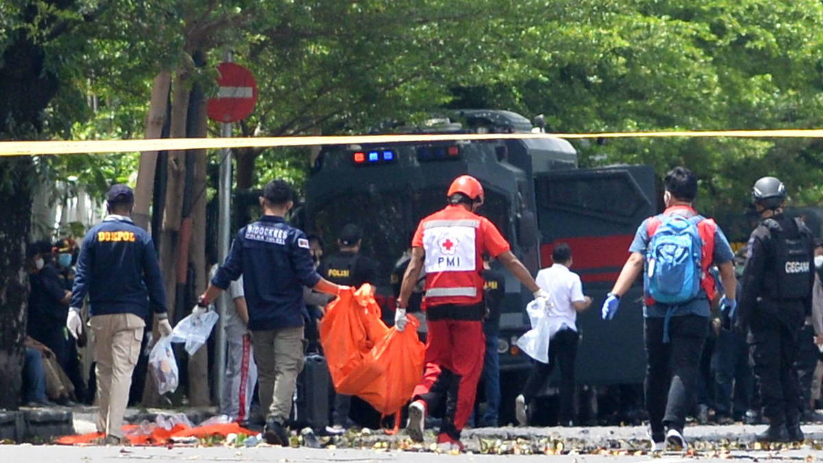 Atentado contra iglesia en Indonesia deja dos atacantes muertos y 20 heridos | Diario 2001