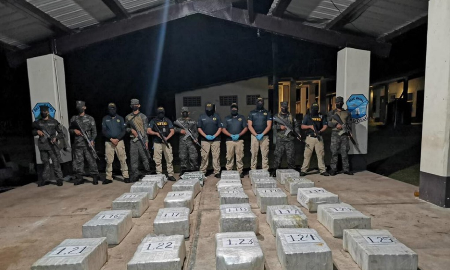 Honduras incauta 244 toneladas de químicos para fabricación de droga