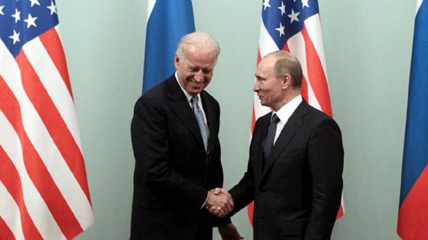 Putin le desea "buena salud" a Biden tras calificarle éste de "asesino"