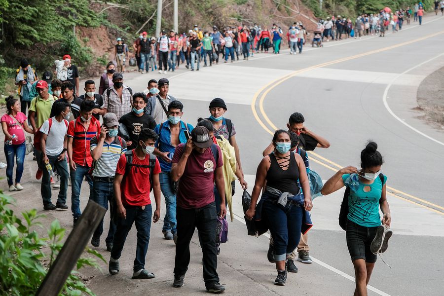 160 migrantes hondureños de caravana han retornado desde Guatemala