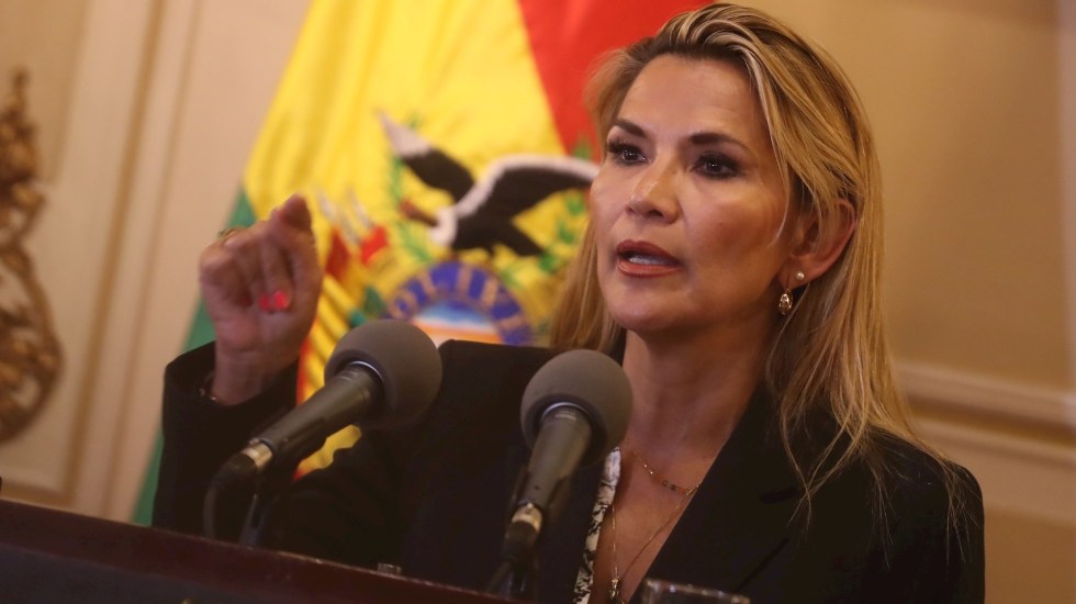 Trasladan a expresidenta interina Áñez a La Paz para legalizar su detención