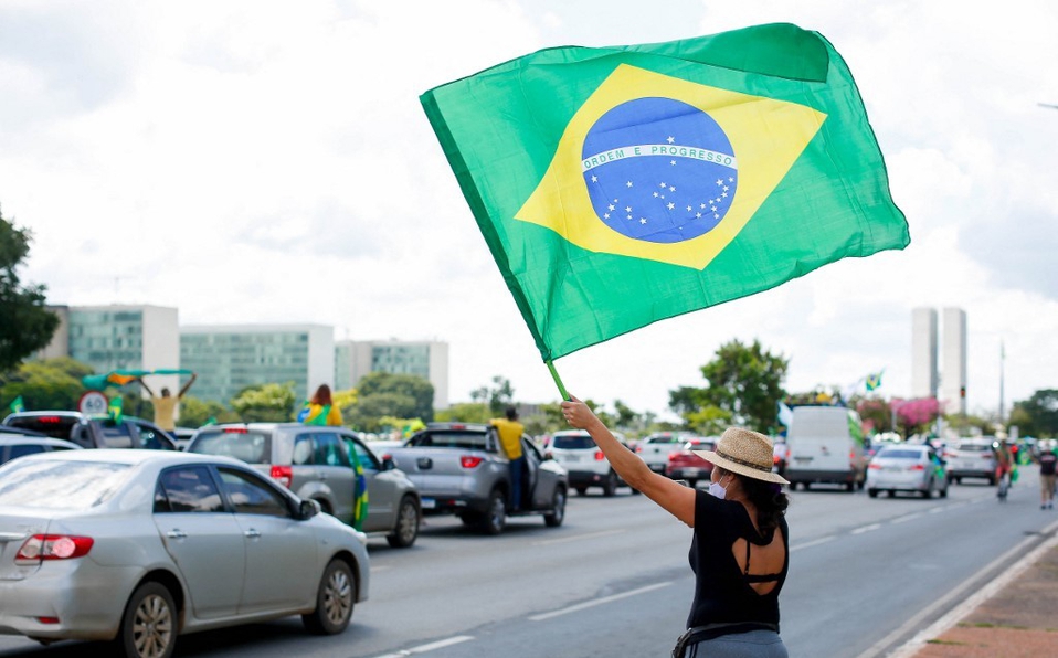 Jóvenes Brasileros conocen la furia del coronavirus y su nueva cepa