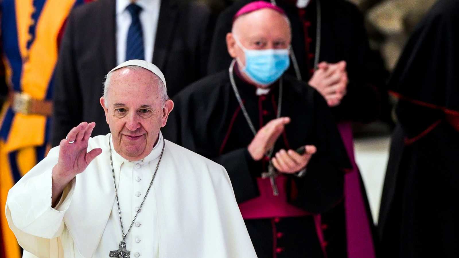 Francisco celebra en Irak la primera misa de un papa con el rito caldeo