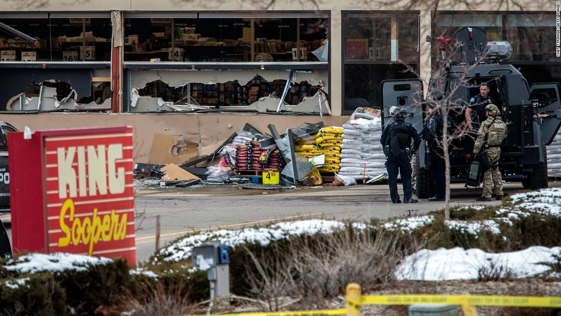 EEUU: Tiroteo en supermercado de Colorado deja 10 muertos | Diario 2001