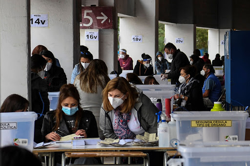 Chile define dividir en dos días la macrojornada electoral del 11 de abril