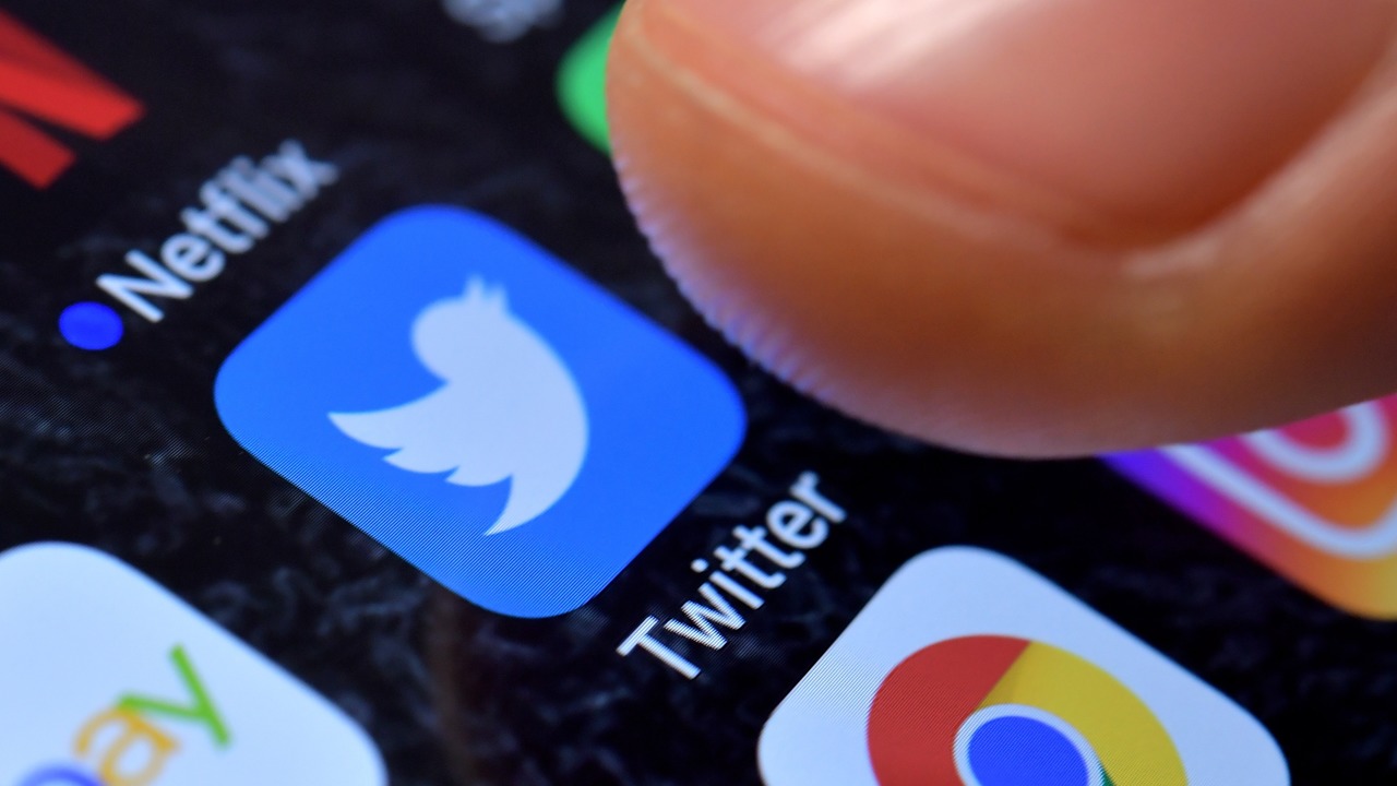 Rusia amenaza con bloquear Twitter si no retira contenido prohibido