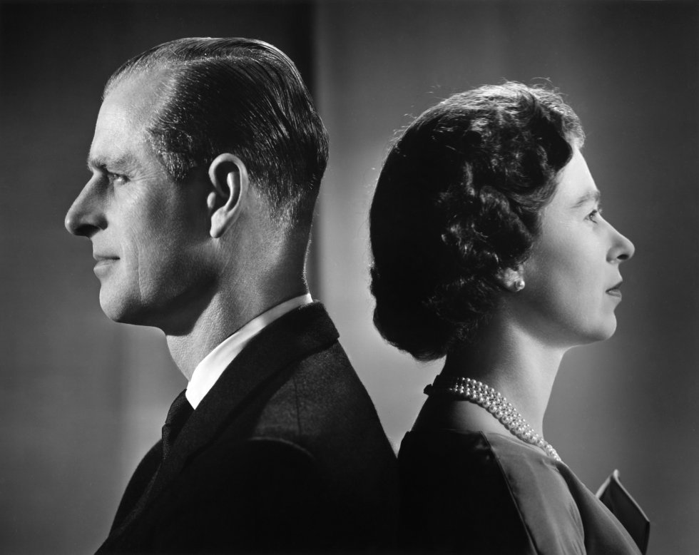 Fallece el príncipe Felipe, pilar de la reina Isabel II | Diario 2001