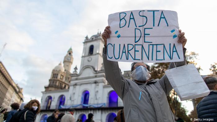 Argentinos protestan en contra de las medidas restrictivas de Alberto Fernández