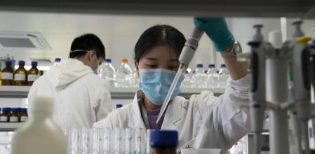 China admite que la efectividad de sus vacunas contra el coronavirus