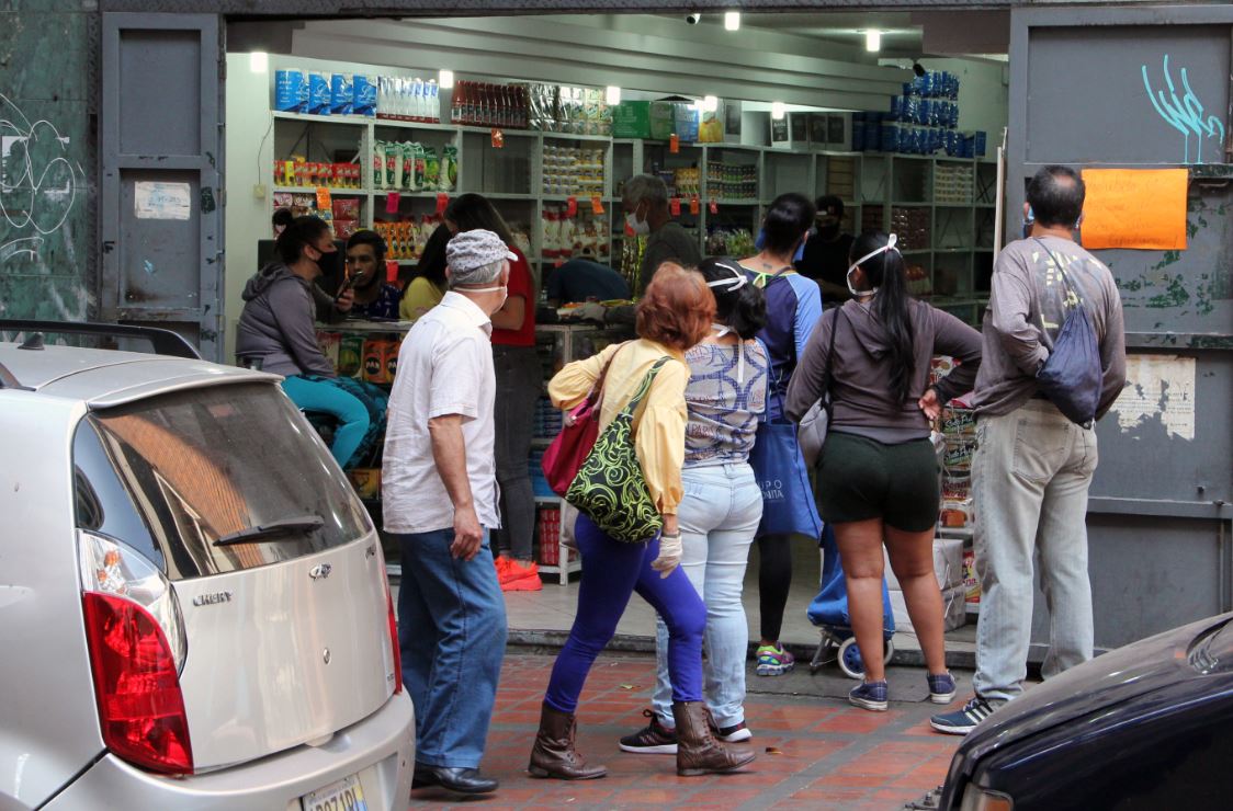 Los precios de alimentos suben de 30% a 100% en Venezuela