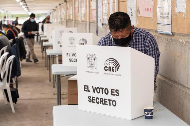 En España 40% de los ecuatorianos participan en las votaciones