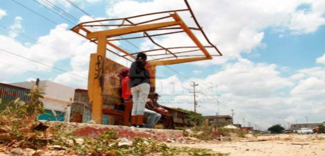 Paradas de autobús quedan en el olvido en Venezuela