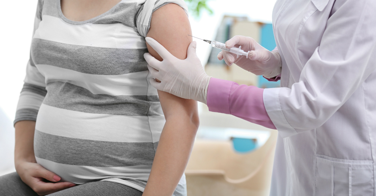 Confirman que vacunación contra COVID-19 en embarazo es segura