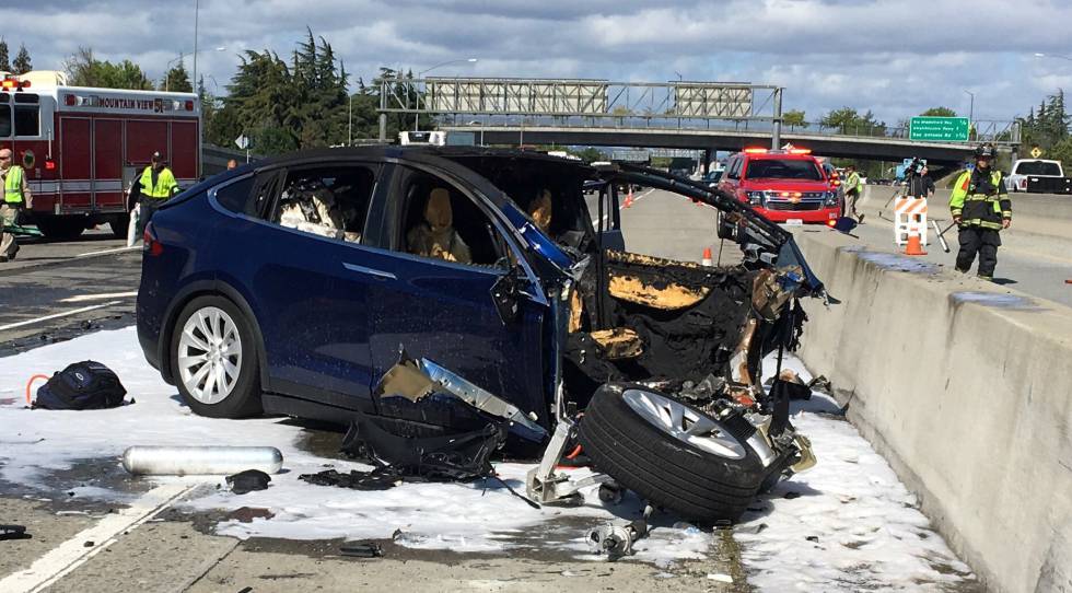 Dos personas mueren en accidente de vehículo Tesla