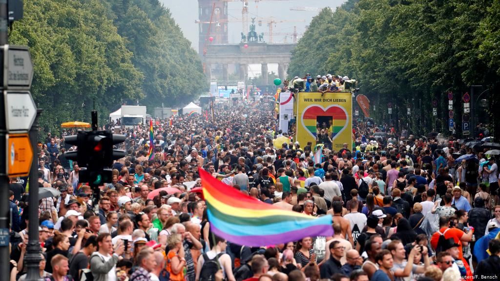 Justicia alemana procesará a sirio que acuchilló a pareja LGBT