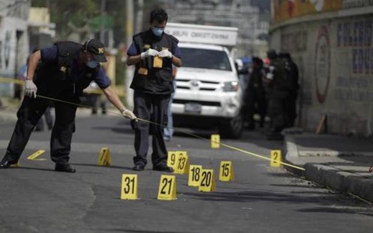 Dos policías son asesinados en Colombia