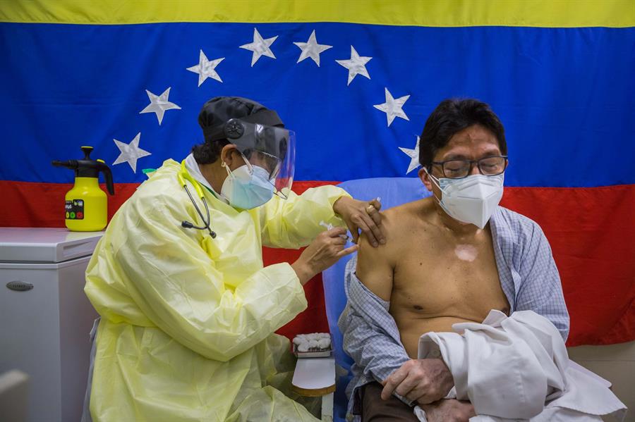 Venezuela registra 456 muertes de sanitarios por COVID, según ONG