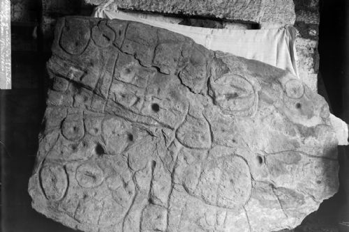 Encuentran mapa antiguo de Europa tallado en piedra