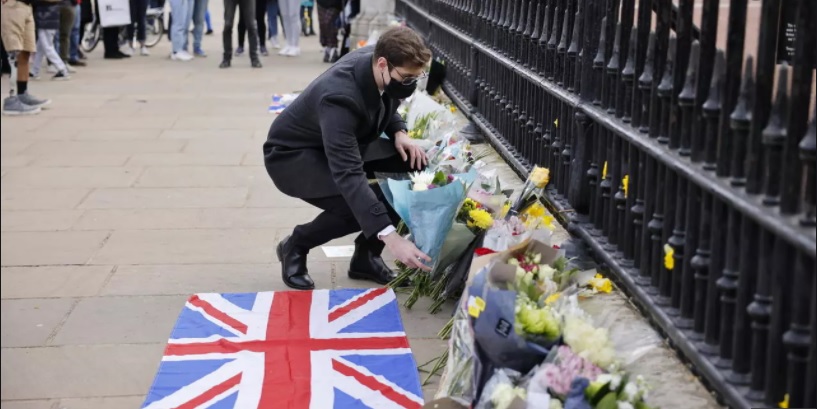 Gobierno británico pide no dejar flores al príncipe Felipe por la pandemia