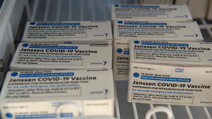 Gobierno francés mantiene plan de vacunación con Johnson & Johnson