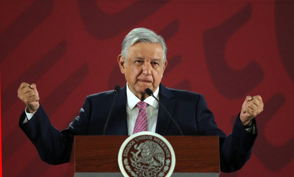 López Obrador convierte su rueda de prensa en un concierto a las madres