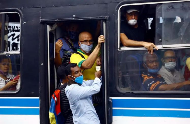 Suspenden servicio de transporte interurbano por cuarentena radical a nivel nacional