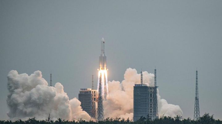 Un cohete espacial chino amenaza con caer sin control en la Tierra | Diario 2001