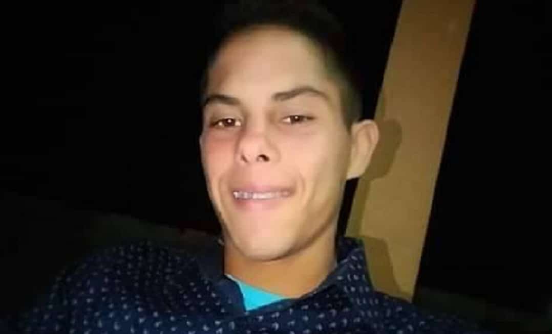 Un joven es asesinado por un profesor de la UNES