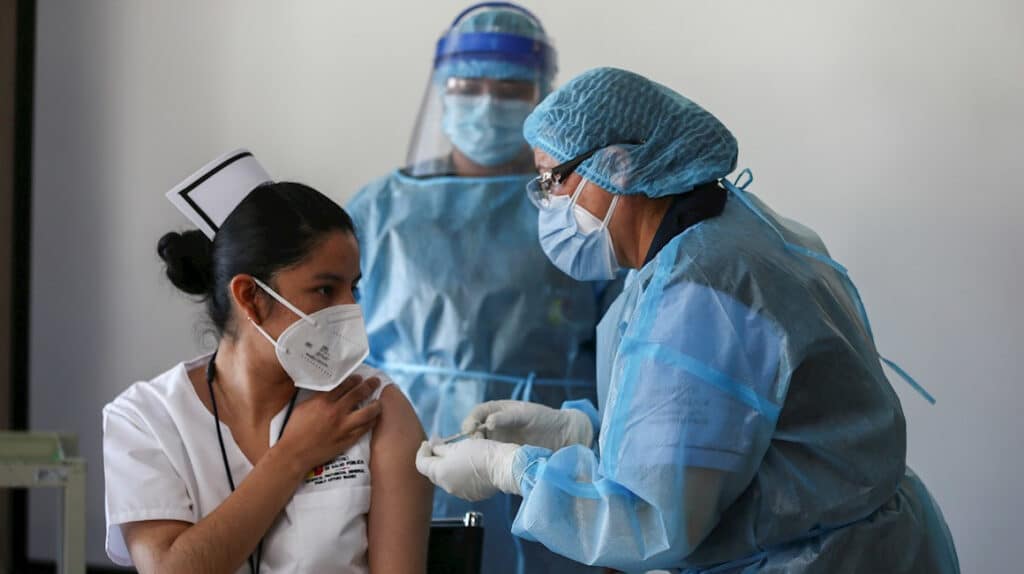 Ecuador espera vacunar a 1,8 millones hacia el 24 de mayo