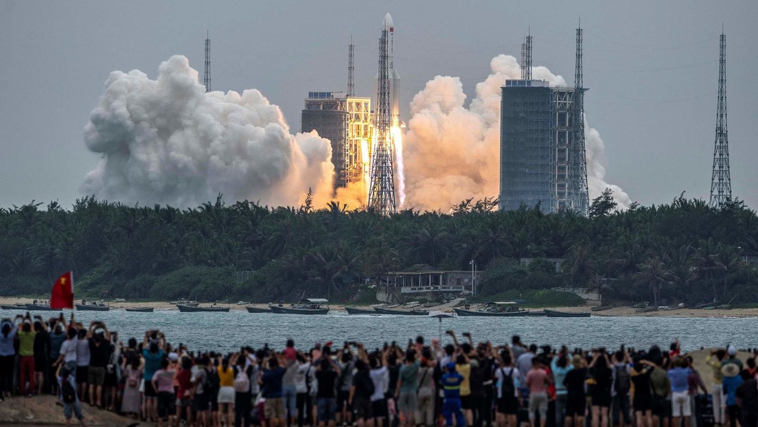La agencia espacial rusa precisa la hora y el lugar de caída del cohete chino