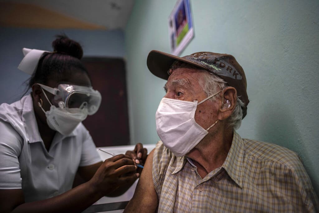 Cuba reporta 1.252 casos de COVID-19 y mantiene alto nivel de contagios