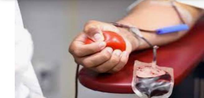 Renuncias de bioanalistas por bajos salarios afecta bancos de sangre