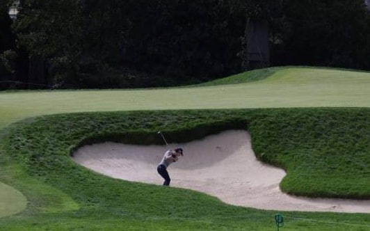 Un club de golf irlandés admite a mujeres por primera vez en 127 años